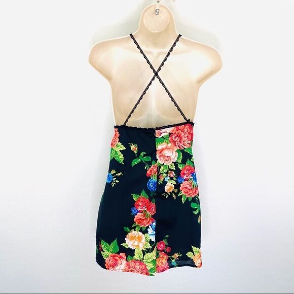 Honey Punch black pink floral romper size small - Picture 2 of 10